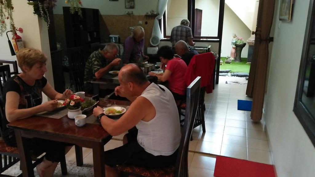 Roemah Canting Homestay Yogyakarta Exterior foto